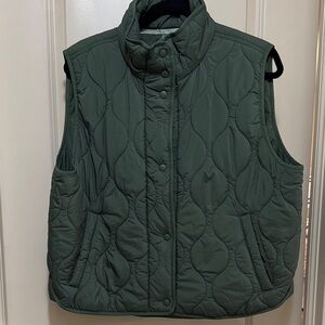 Lou & Grey Quilted Green vest size Large